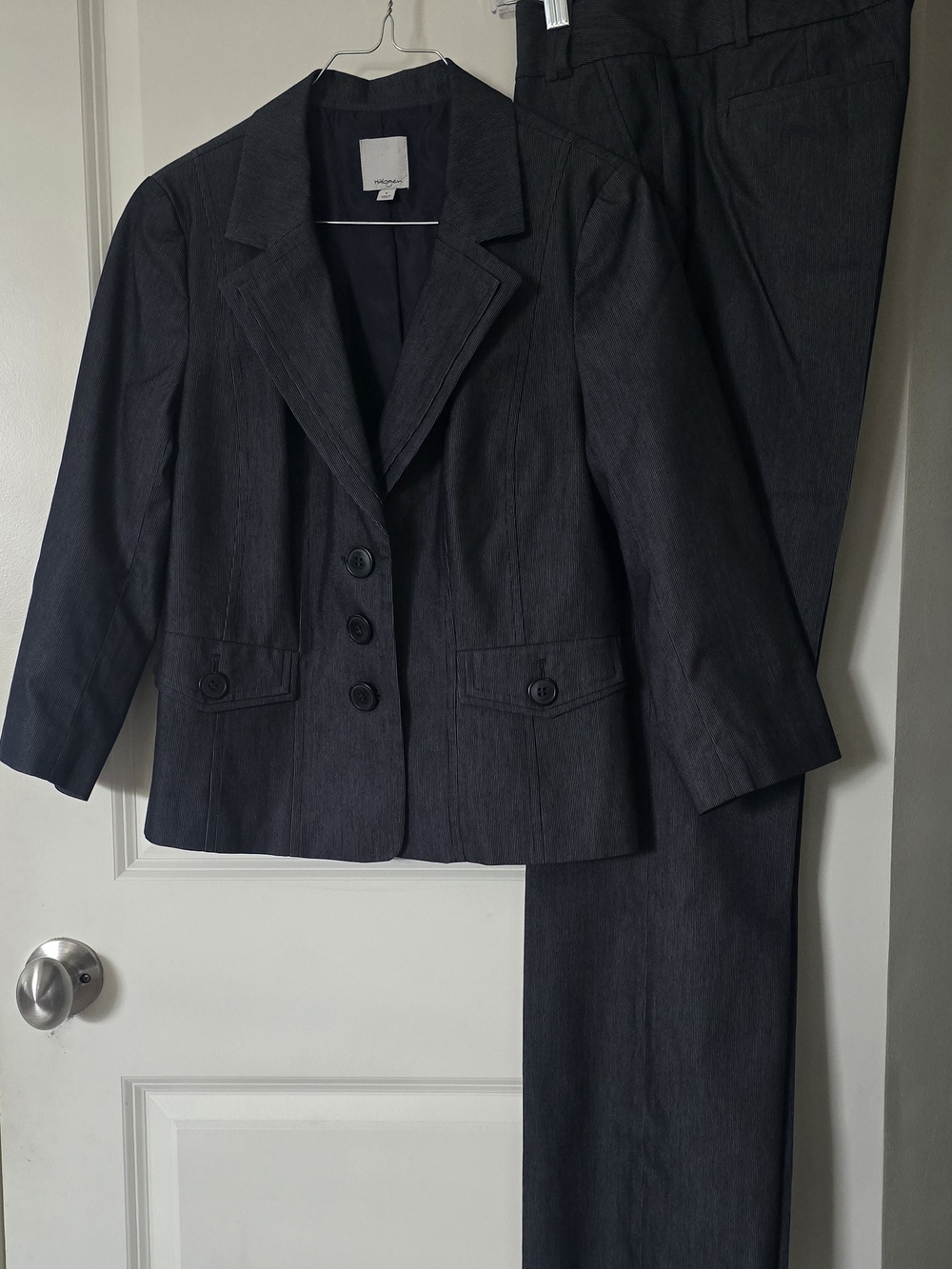 Halogen Womens Gray Pantsuit Jacket 6/ Pants 4